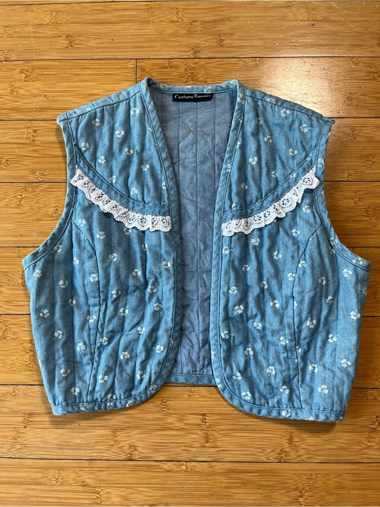 Century Square Jackets & Blazers - Vintage Cottagecore Quilted Blue Clover Leaf Cropped Vest with Darling Lace Trim